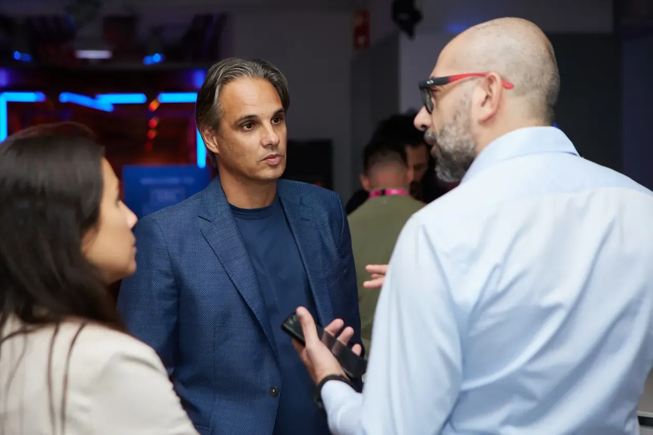 Nuno Gomes in conversation with guests at the afterparty