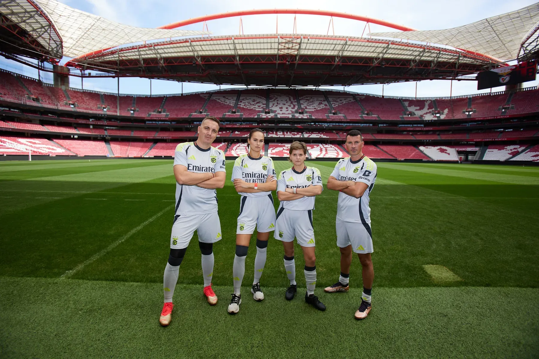 Betby squad in branded kit on the pitch at Estádio da Luz